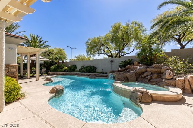 10713 Beringer Drive, Las Vegas, NV 89144