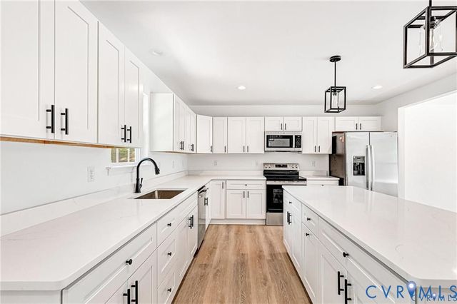 120 W New Providence Dr, Ruther Glen, VA 22546