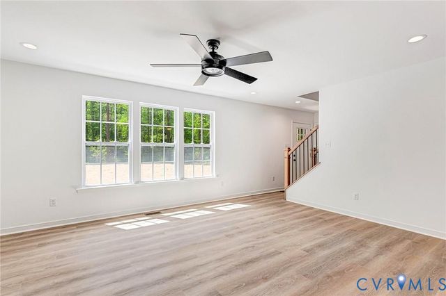 120 W New Providence Dr, Ruther Glen, VA 22546