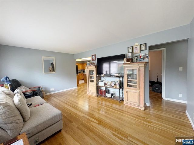622 Knickerbocker Road, Cresskill, NJ 07626