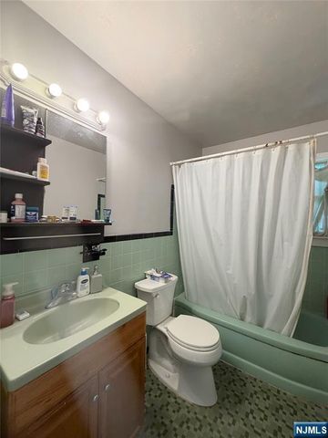 622 Knickerbocker Road, Cresskill, NJ 07626