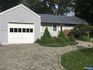 622 Knickerbocker Road, Cresskill, NJ 07626