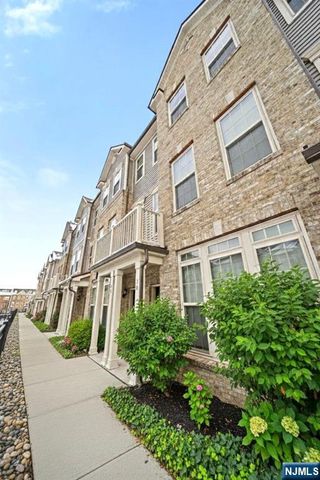 30 Arnold Drive, Wood Ridge, NJ 07075