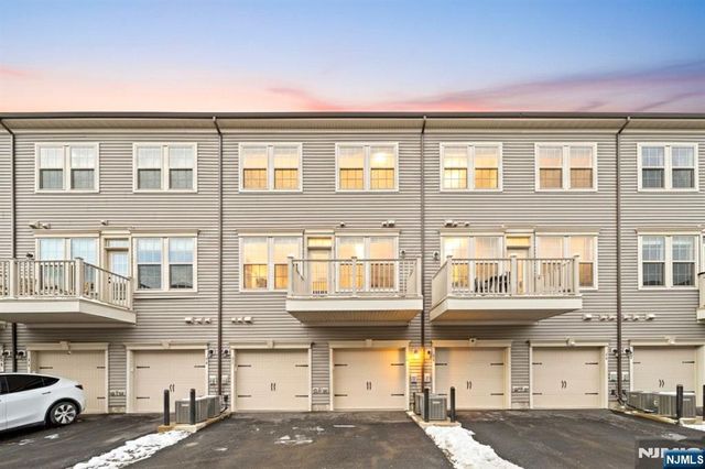 30 Arnold Drive, Wood Ridge, NJ 07075