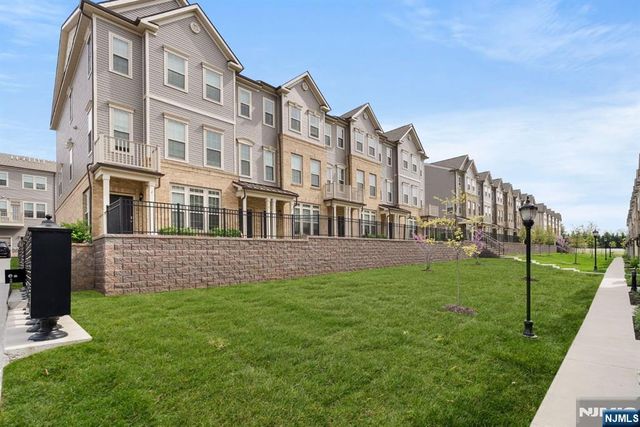 30 Arnold Drive, Wood Ridge, NJ 07075