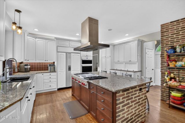 11344 Monclova Road, Monclova, OH 43542