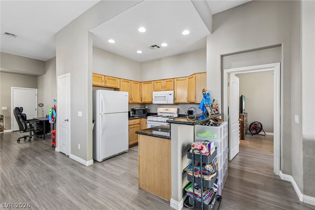 10751 Bel Etage Court, Las Vegas, NV 89141 — photo 5