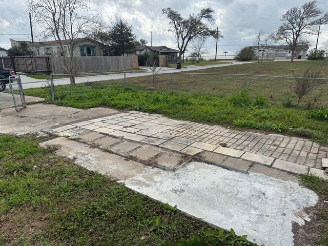 134 Heron Inlet S, Baytown, TX 77523