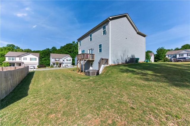 401 Hughes Lane, Pendergrass, GA 30567