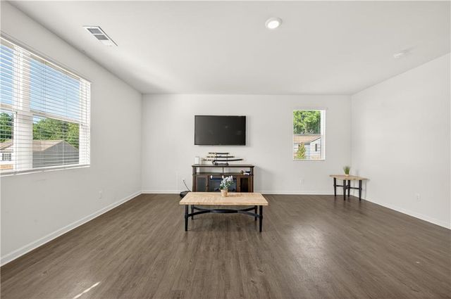 401 Hughes Lane, Pendergrass, GA 30567