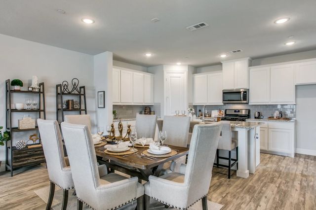 935 Ponds Edge Lane, Euless, TX 76040