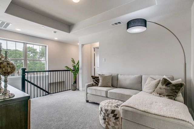 935 Ponds Edge Lane, Euless, TX 76040