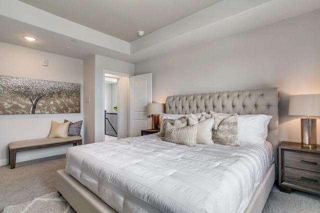 935 Ponds Edge Lane, Euless, TX 76040