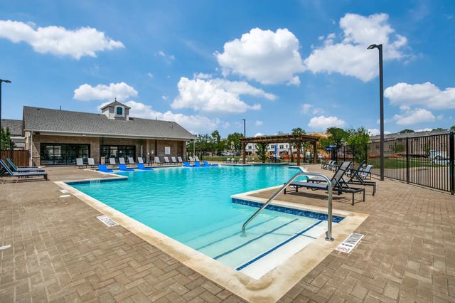 935 Ponds Edge Lane, Euless, TX 76040