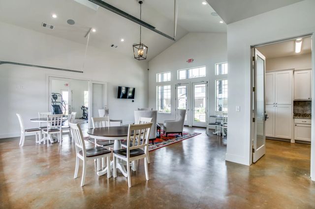 935 Ponds Edge Lane, Euless, TX 76040