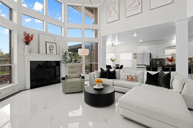 17326 Chestnut Bluff Dr, Houston, TX 77095