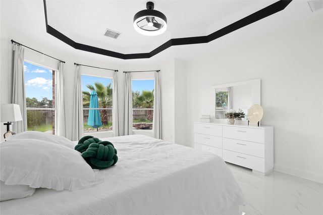 17326 Chestnut Bluff Dr, Houston, TX 77095