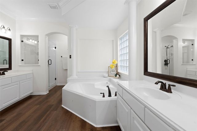 17326 Chestnut Bluff Dr, Houston, TX 77095