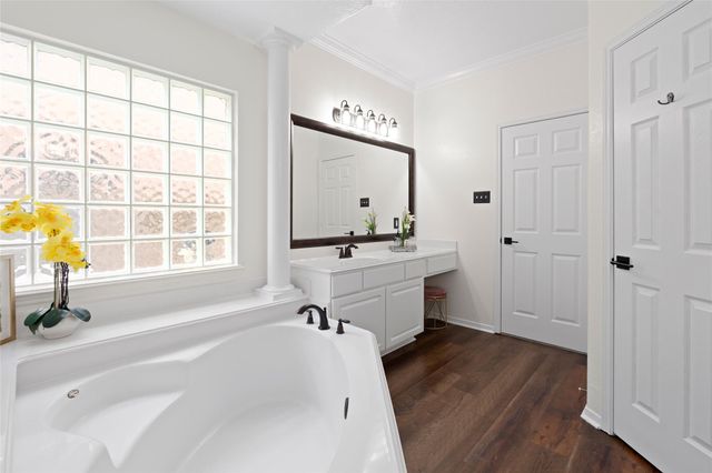 17326 Chestnut Bluff Dr, Houston, TX 77095