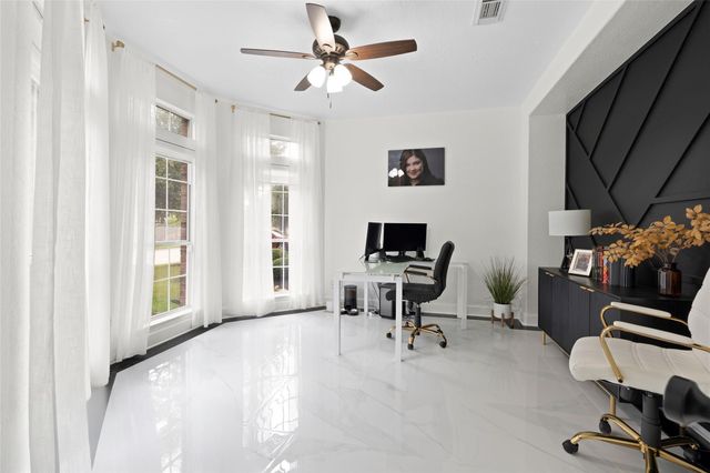 17326 Chestnut Bluff Dr, Houston, TX 77095