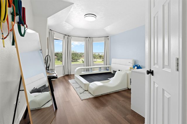 17326 Chestnut Bluff Dr, Houston, TX 77095