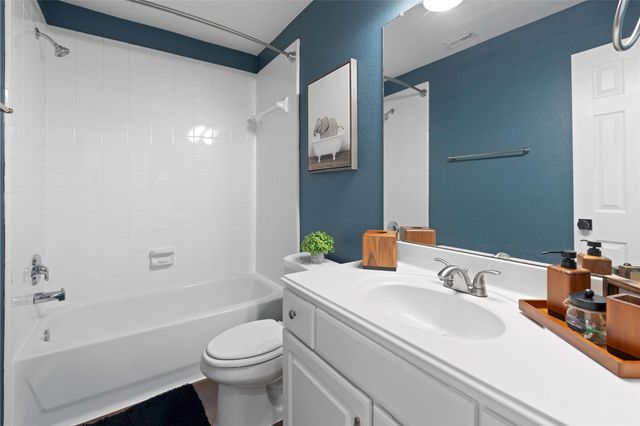 17326 Chestnut Bluff Dr, Houston, TX 77095