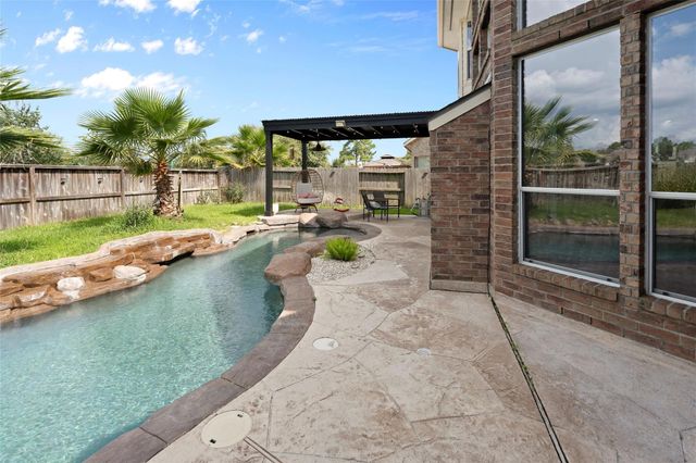 17326 Chestnut Bluff Dr, Houston, TX 77095