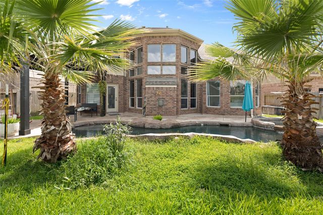 17326 Chestnut Bluff Dr, Houston, TX 77095