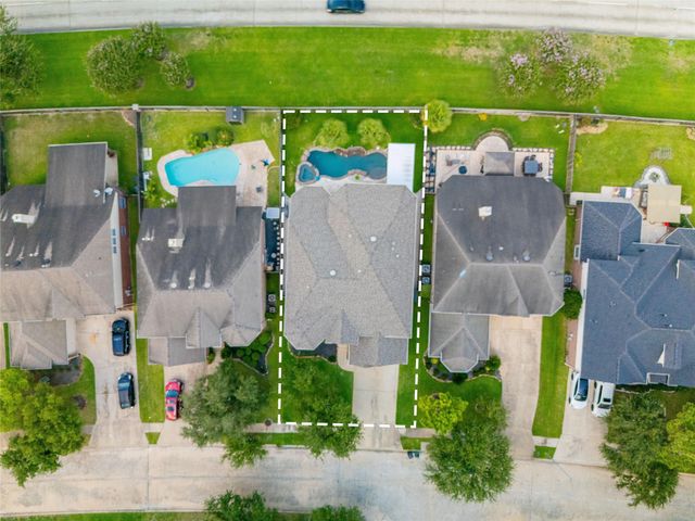 17326 Chestnut Bluff Dr, Houston, TX 77095