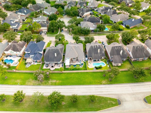 17326 Chestnut Bluff Dr, Houston, TX 77095