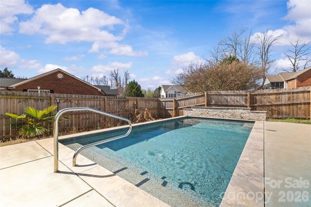 113 Heather Glen Lane, Belmont, NC 28012