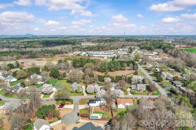 113 Heather Glen Lane, Belmont, NC 28012