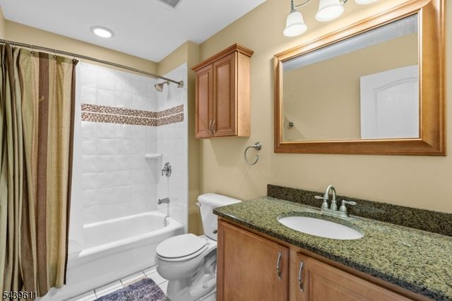 3 Culture Ct, West Amwell Twp., NJ 08530