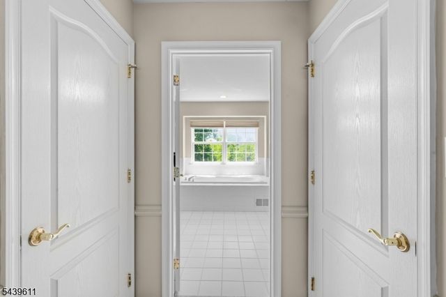 3 Culture Ct, West Amwell Twp., NJ 08530