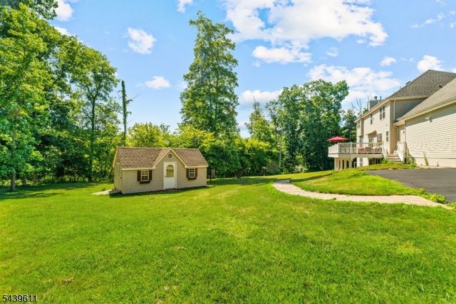 3 Culture Ct, West Amwell Twp., NJ 08530