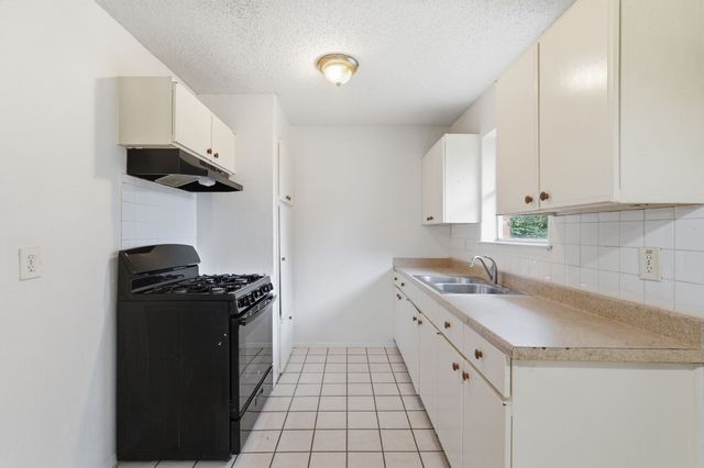 1511 E Tucker Boulevard, Arlington, TX 76010