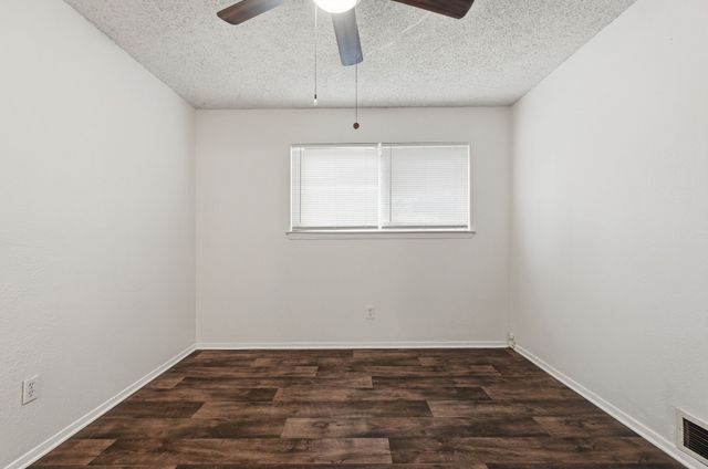 1511 E Tucker Boulevard, Arlington, TX 76010