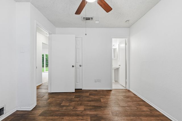 1511 E Tucker Boulevard, Arlington, TX 76010
