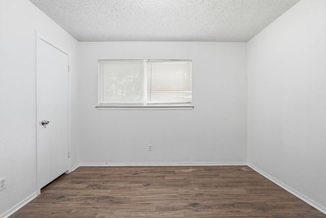 1511 E Tucker Boulevard, Arlington, TX 76010