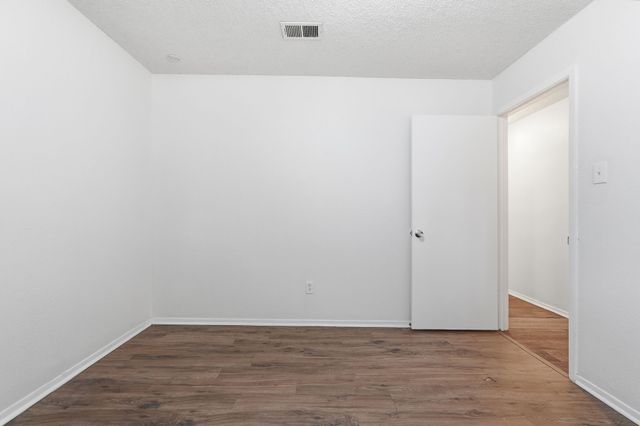 1511 E Tucker Boulevard, Arlington, TX 76010
