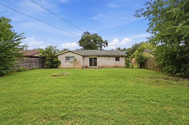 1511 E Tucker Boulevard, Arlington, TX 76010