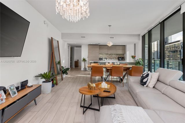 1300 S Miami Ave 1405, Miami, FL 33130