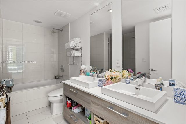 1300 S Miami Ave 1405, Miami, FL 33130