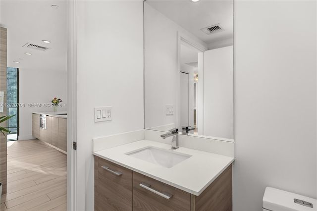 1300 S Miami Ave 1405, Miami, FL 33130