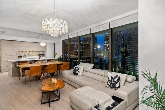 1300 S Miami Ave 1405, Miami, FL 33130