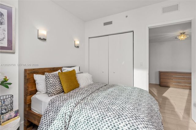 1300 S Miami Ave 1405, Miami, FL 33130