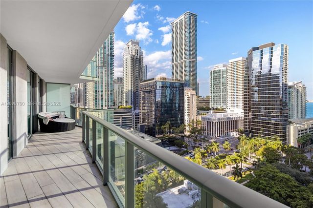 1300 S Miami Ave 1405, Miami, FL 33130