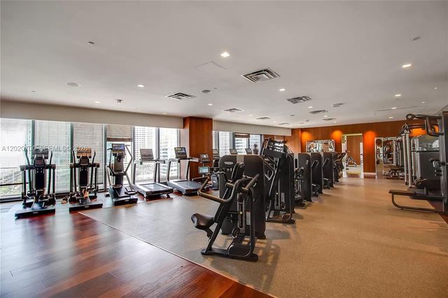 1300 S Miami Ave 1405, Miami, FL 33130