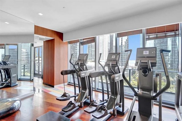 1300 S Miami Ave 1405, Miami, FL 33130