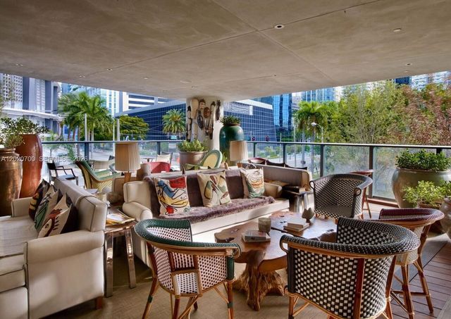 1300 S Miami Ave 1405, Miami, FL 33130